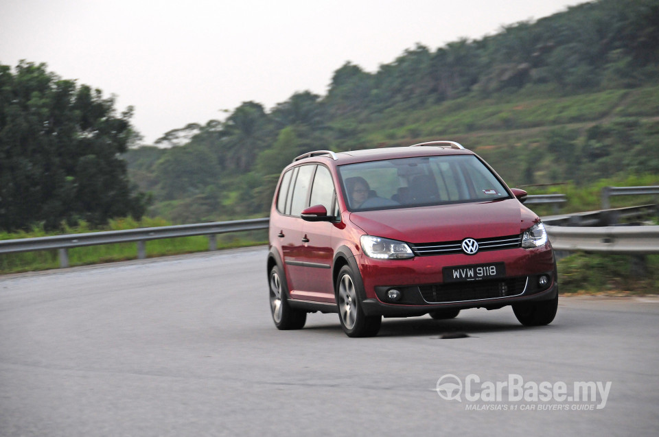 Volkswagen Cross Touran Mk2 (2011) Exterior