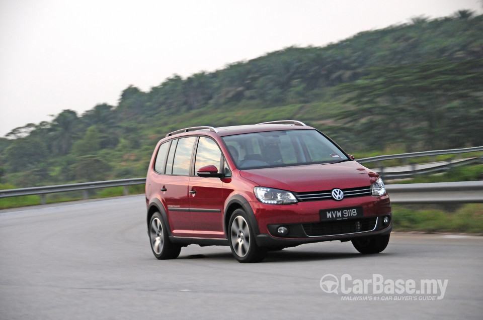 Volkswagen Cross Touran Mk2 (2011) Exterior