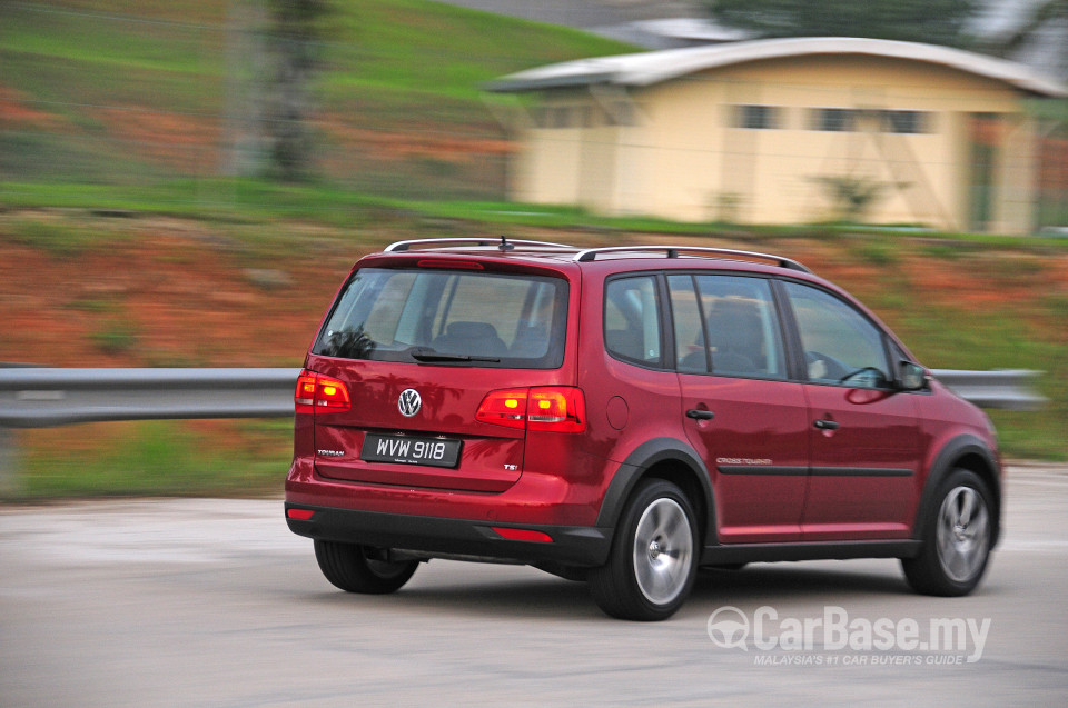 Volkswagen Cross Touran Mk2 (2011) Exterior