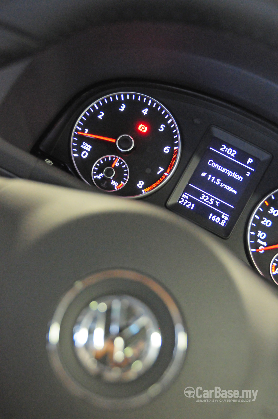 Volkswagen Cross Touran Mk2 (2011) Interior