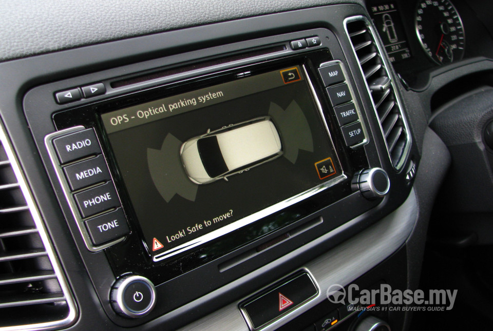 Volkswagen Sharan Mk2 (2012) Interior