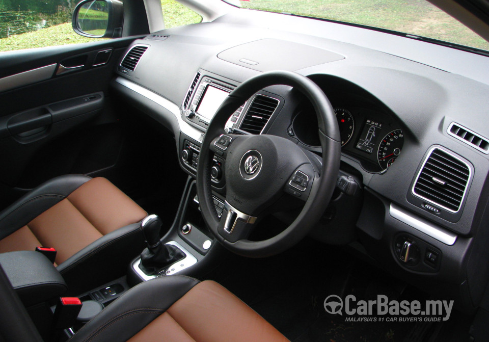 Volkswagen Sharan Mk2 (2012) Interior