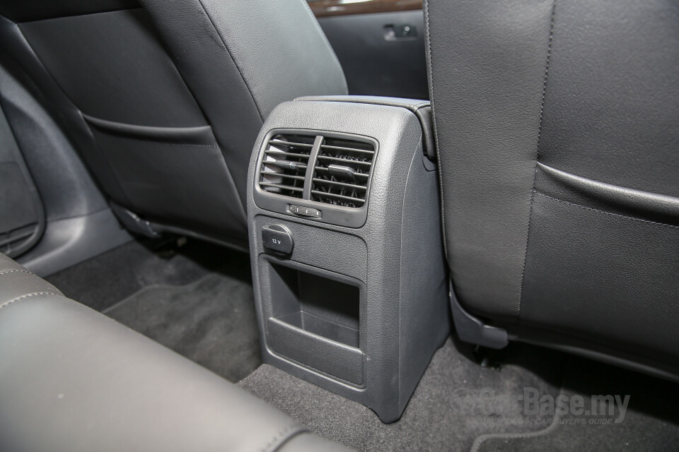 Nissan Navara D23 Facelift (2021) Interior