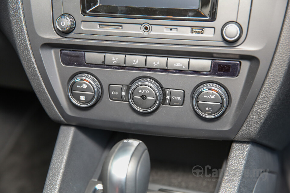 Kia Picanto JA (2018) Interior