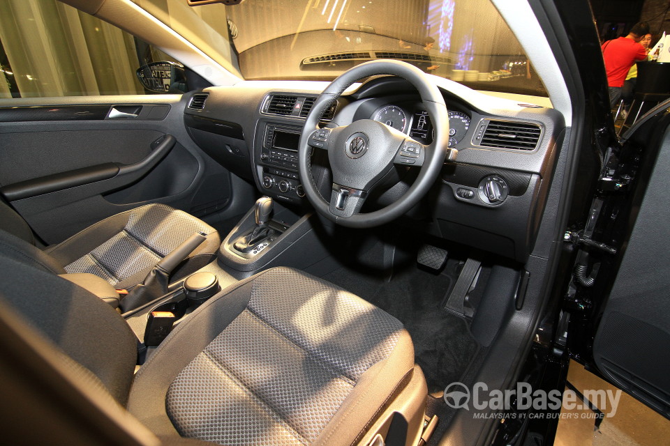 Volkswagen Jetta Mk6 (2011) Interior
