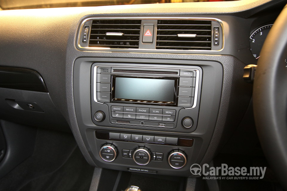 Volkswagen Jetta Mk6 (2011) Interior