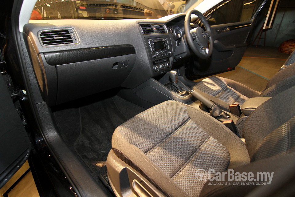 Volkswagen Jetta Mk6 (2011) Interior