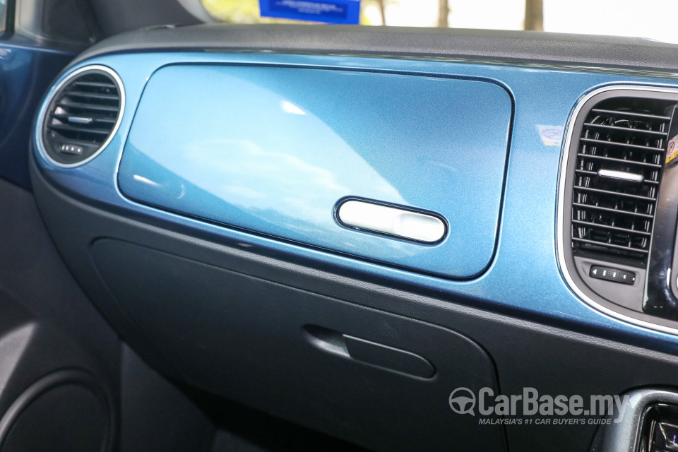 Volkswagen Beetle A5 GP (2017) Interior