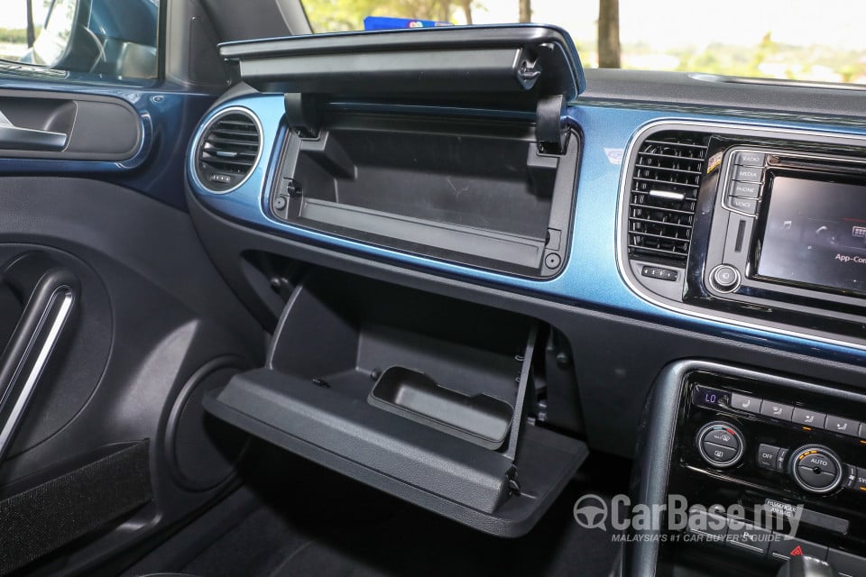 Volkswagen Beetle A5 GP (2017) Interior