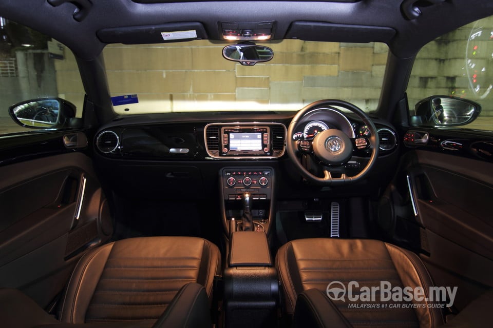 Volkswagen Beetle A5 (2012) Interior