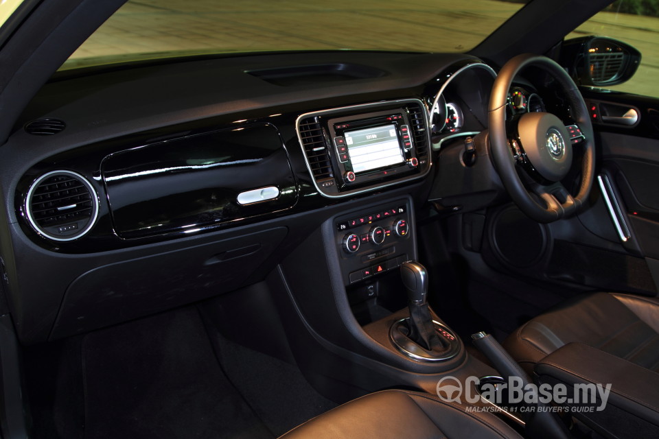 Volkswagen Beetle A5 (2012) Interior