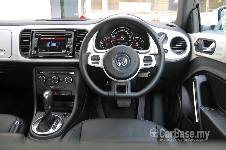 Volkswagen Beetle A5 (2012) Interior