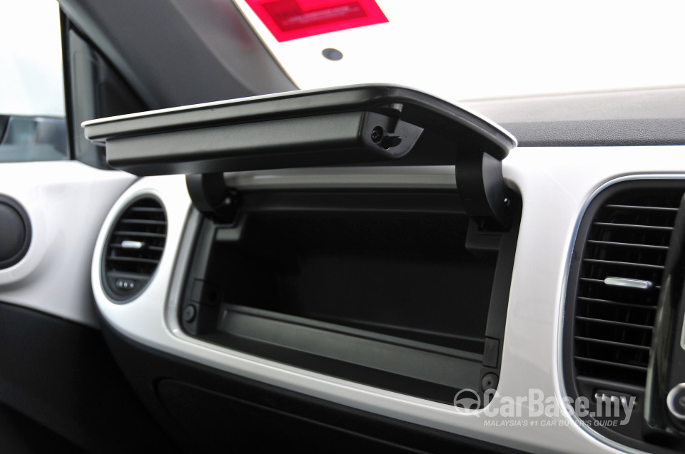 Volkswagen Beetle A5 (2012) Interior
