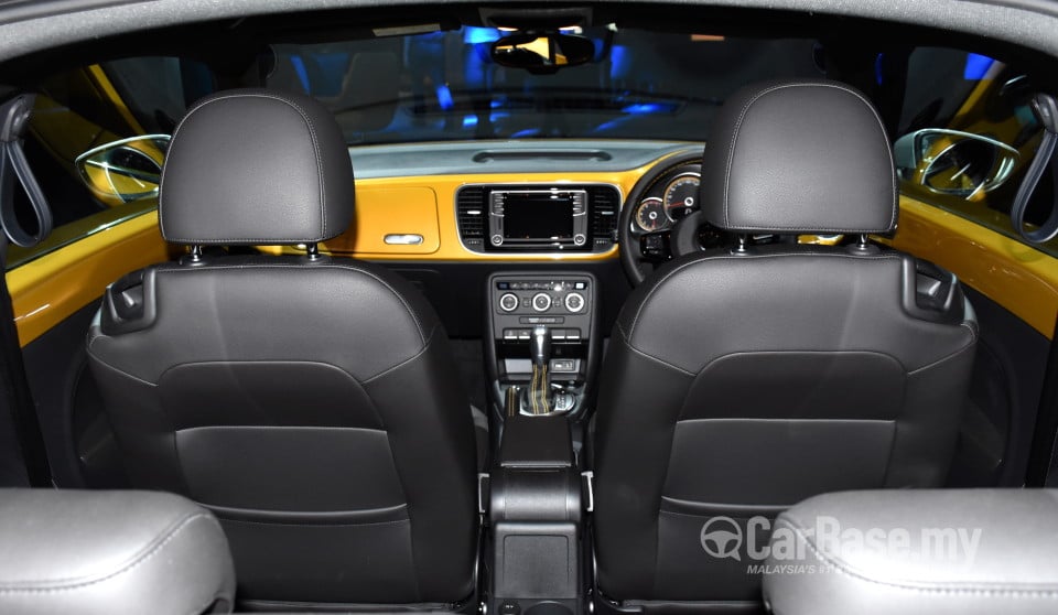 Volkswagen Beetle A5 (2012) Interior
