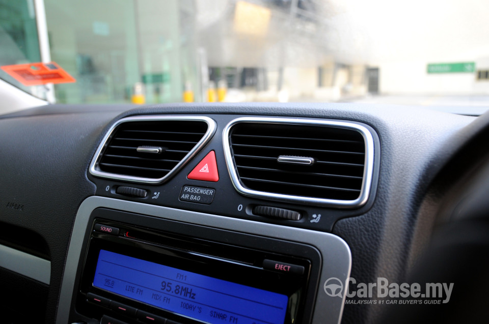 Volkswagen Scirocco Mk3 (2009) Interior