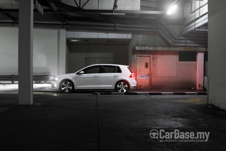 Volkswagen Golf GTI Mk7 (2013) Exterior