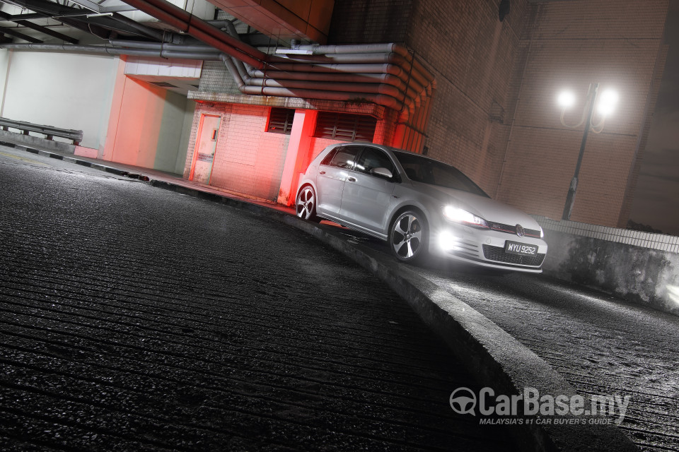 Volkswagen Golf GTI Mk7 (2013) Exterior