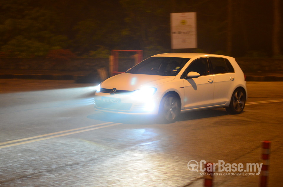 Volkswagen Golf GTI Mk7 (2013) Exterior