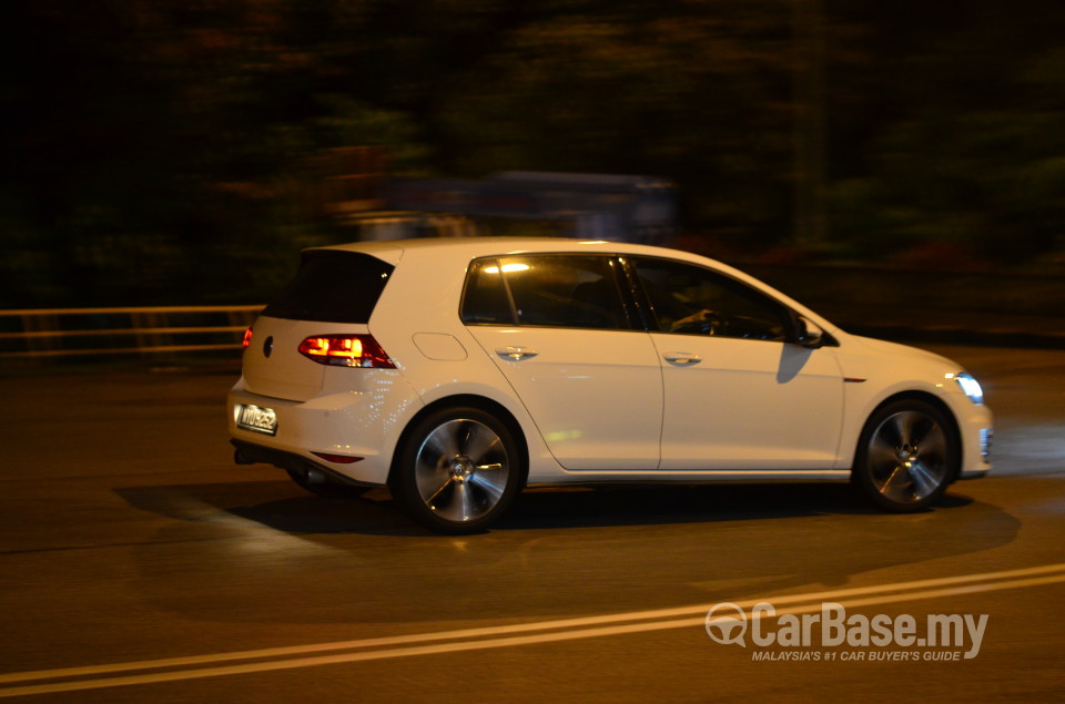 Volkswagen Golf GTI Mk7 (2013) Exterior