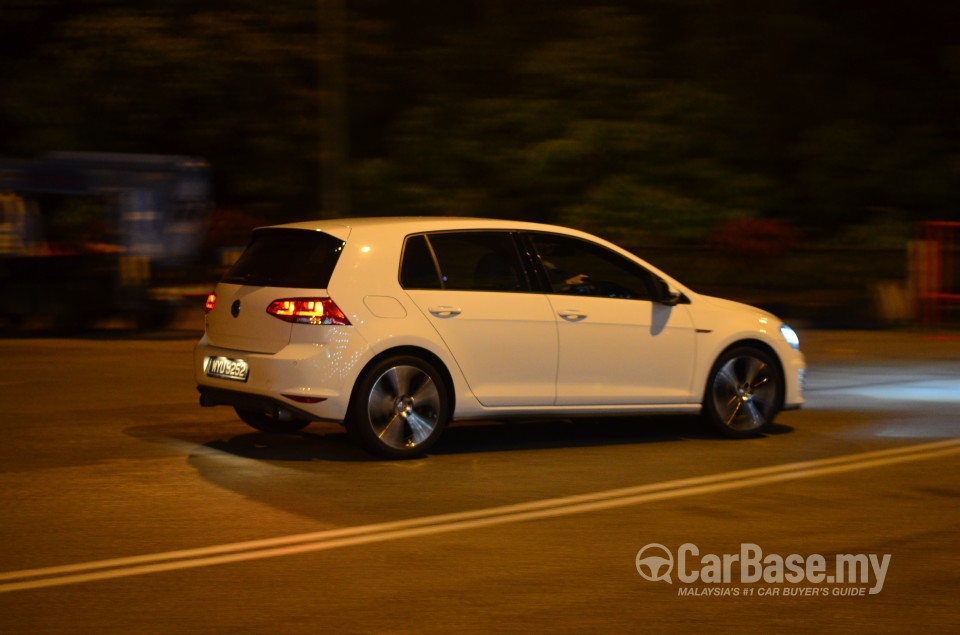 Volkswagen Golf GTI Mk7 (2013) Exterior