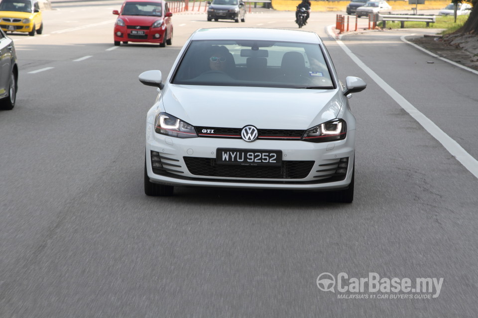Volkswagen Golf GTI Mk7 (2013) Exterior
