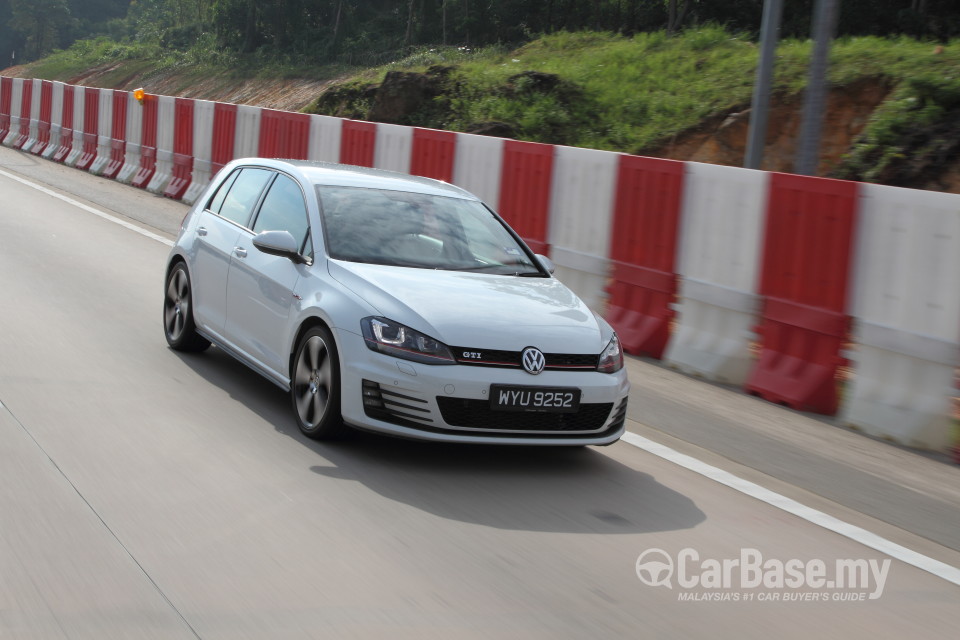 Volkswagen Golf GTI Mk7 (2013) Exterior