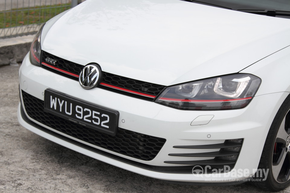 Volkswagen Golf GTI Mk7 (2013) Exterior