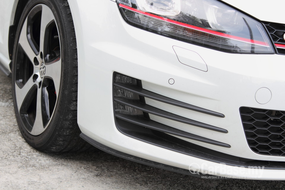 Volkswagen Golf GTI Mk7 (2013) Exterior