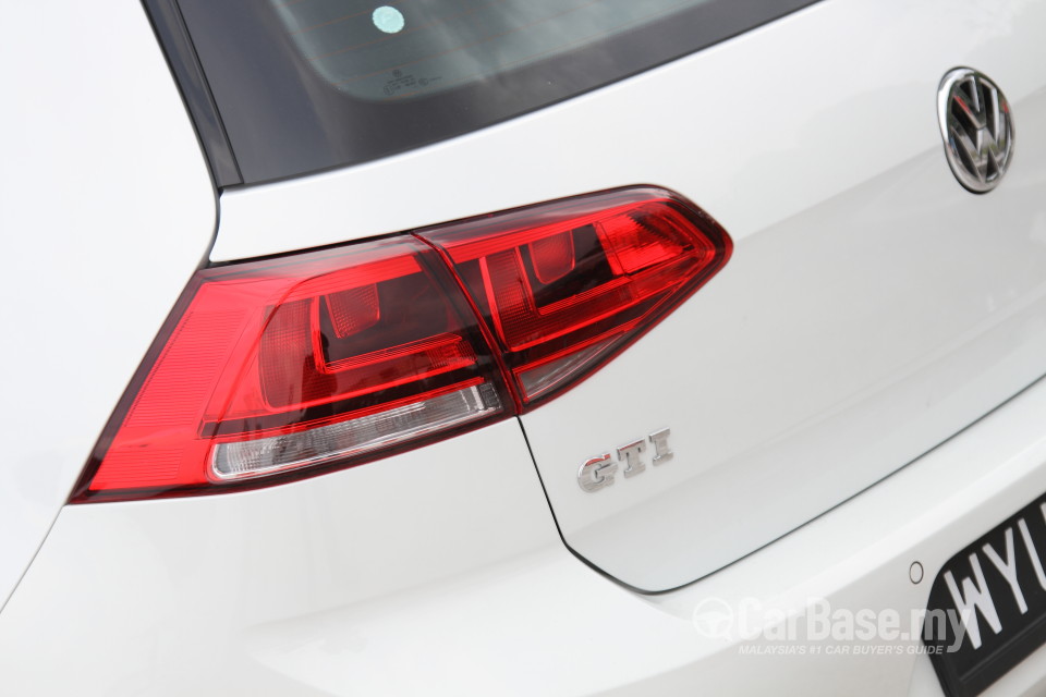 Volkswagen Golf GTI Mk7 (2013) Exterior