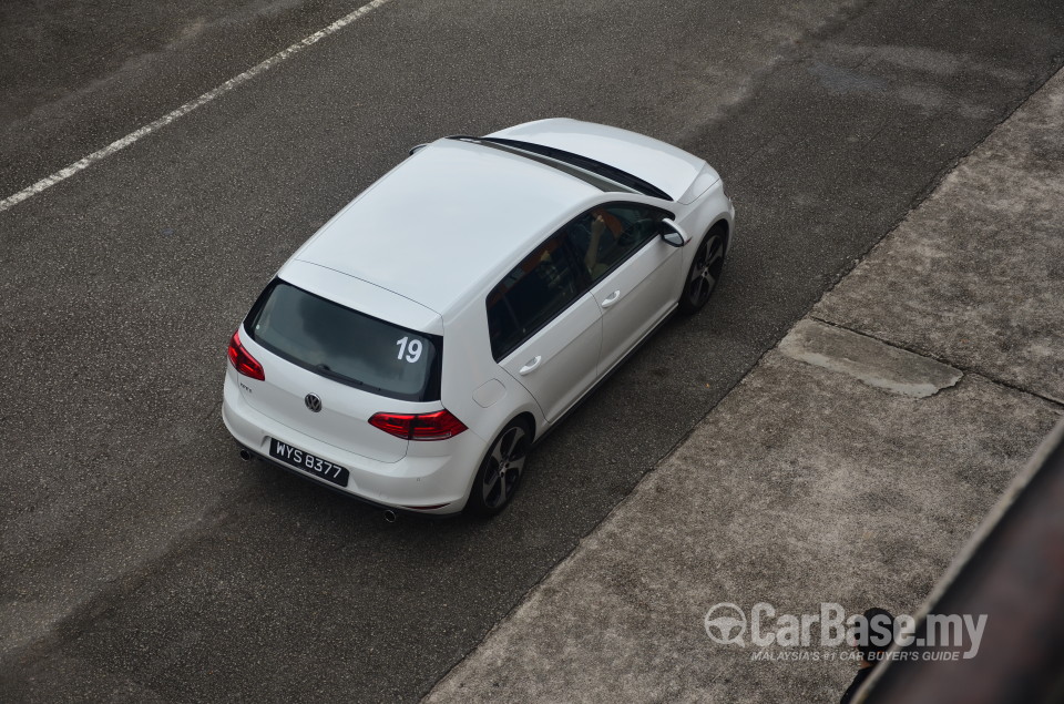 Volkswagen Golf GTI Mk7 (2013) Exterior