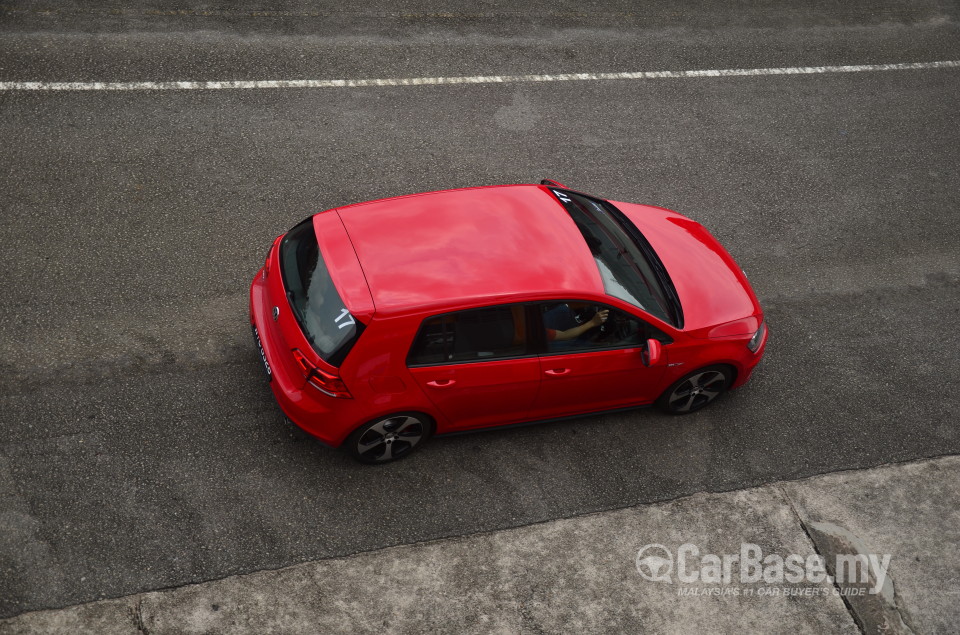 Volkswagen Golf GTI Mk7 (2013) Exterior