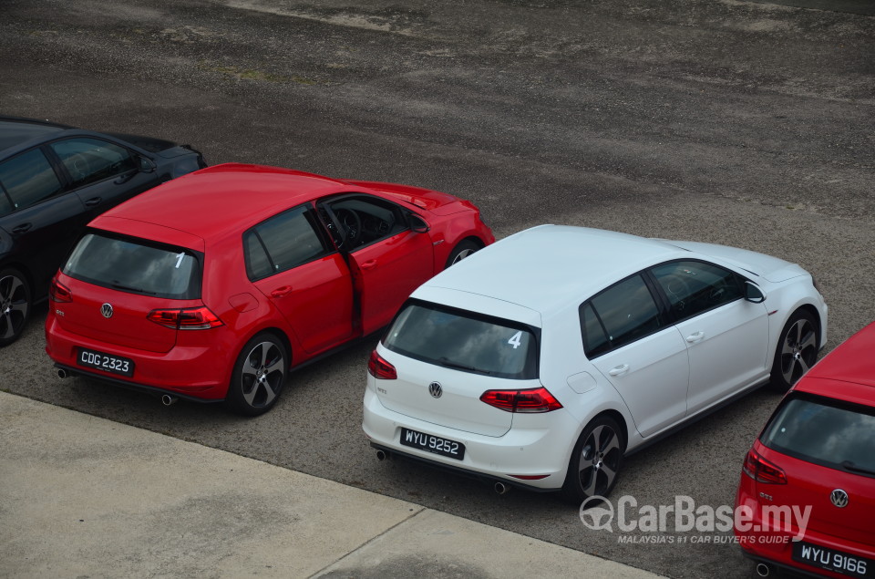 Volkswagen Golf GTI Mk7 (2013) Exterior
