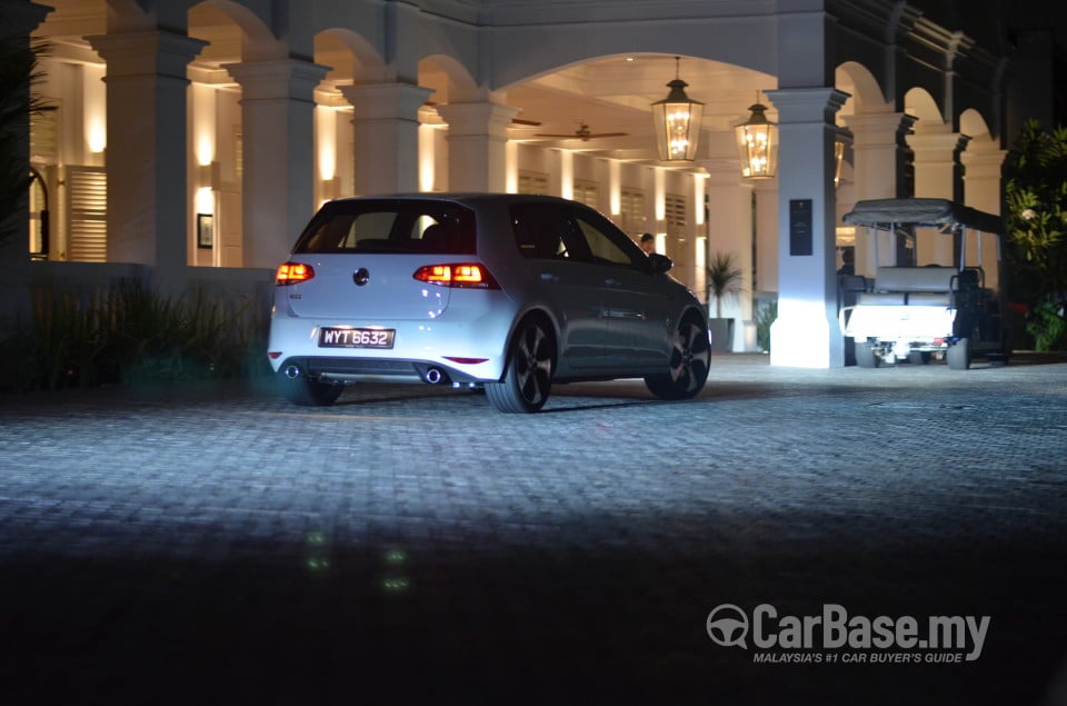 Volkswagen Golf GTI Mk7 (2013) Exterior