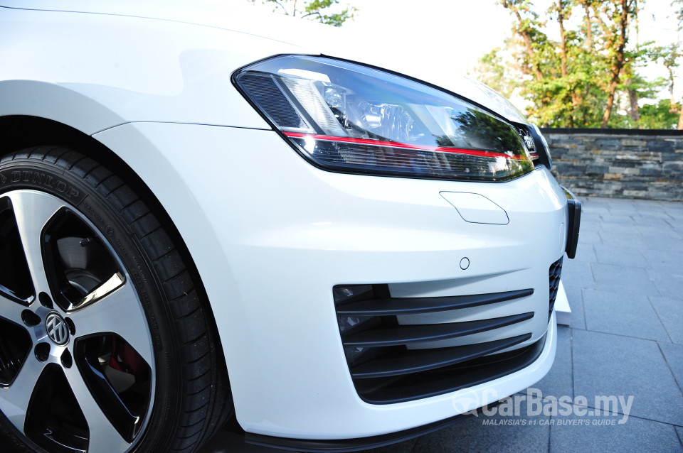 Volkswagen Golf GTI Mk7 (2013) Exterior