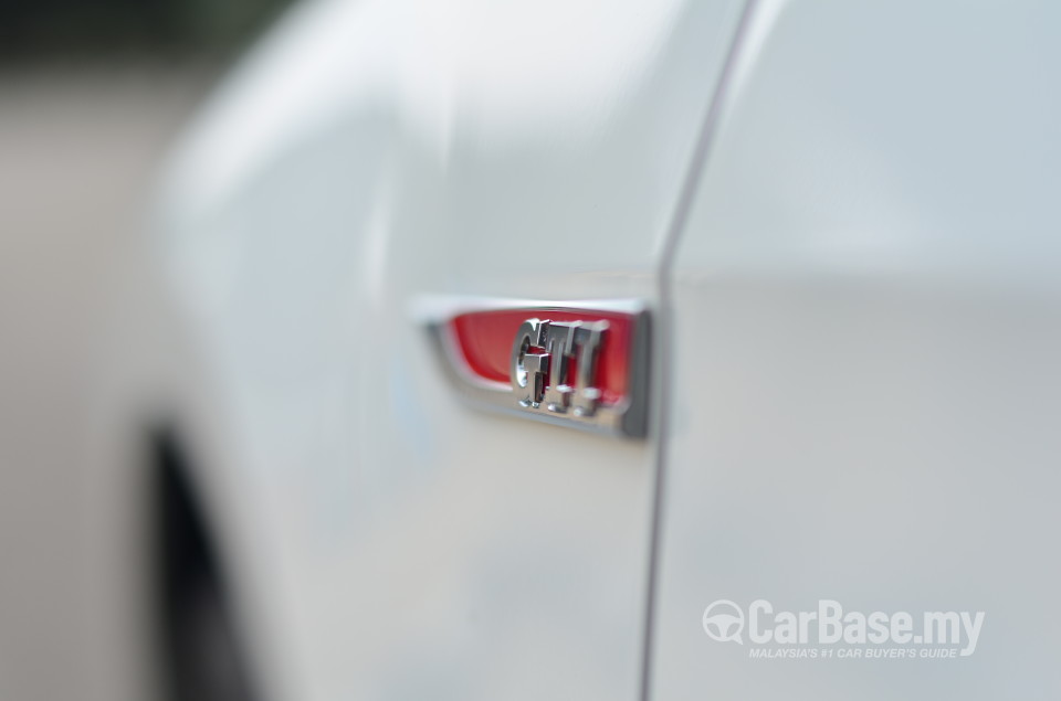 Volkswagen Golf GTI Mk7 (2013) Exterior