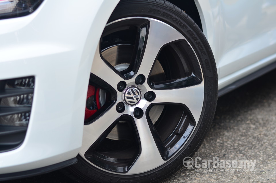 Volkswagen Golf GTI Mk7 (2013) Exterior