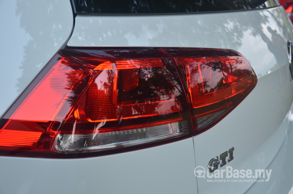 Volkswagen Golf GTI Mk7 (2013) Exterior
