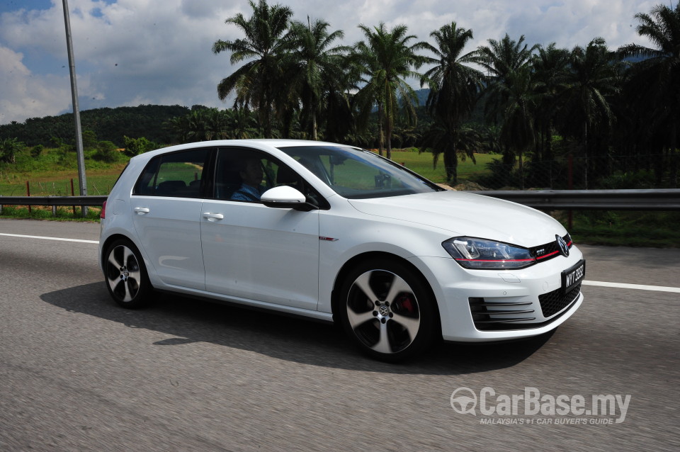 Volkswagen Golf GTI Mk7 (2013) Exterior