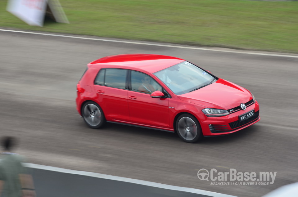 Volkswagen Golf GTI Mk7 (2013) Exterior
