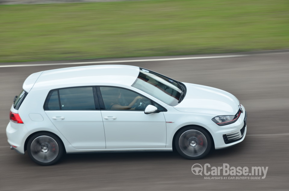 Volkswagen Golf GTI Mk7 (2013) Exterior
