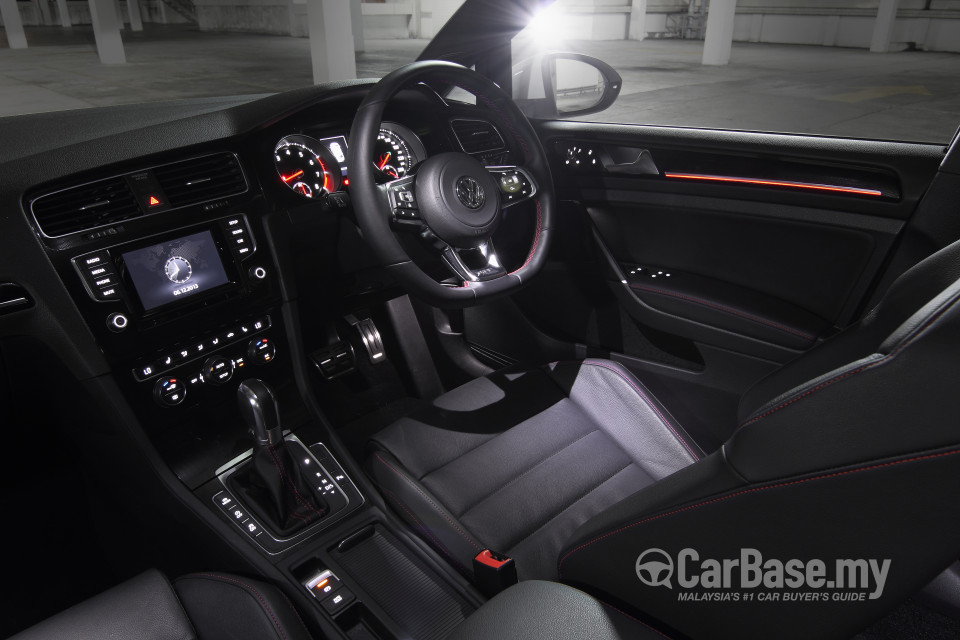 Volkswagen Golf GTI Mk7 (2013) Interior