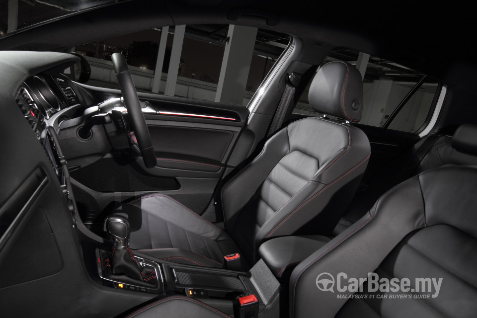 Volkswagen Golf GTI Mk7 (2013) Interior
