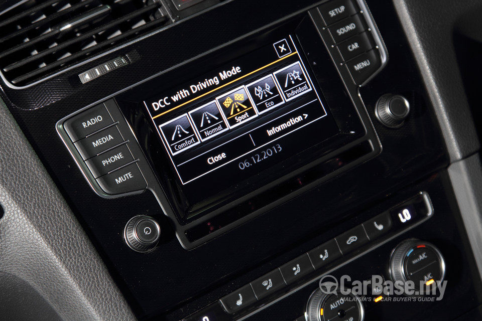 Volkswagen Golf GTI Mk7 (2013) Interior