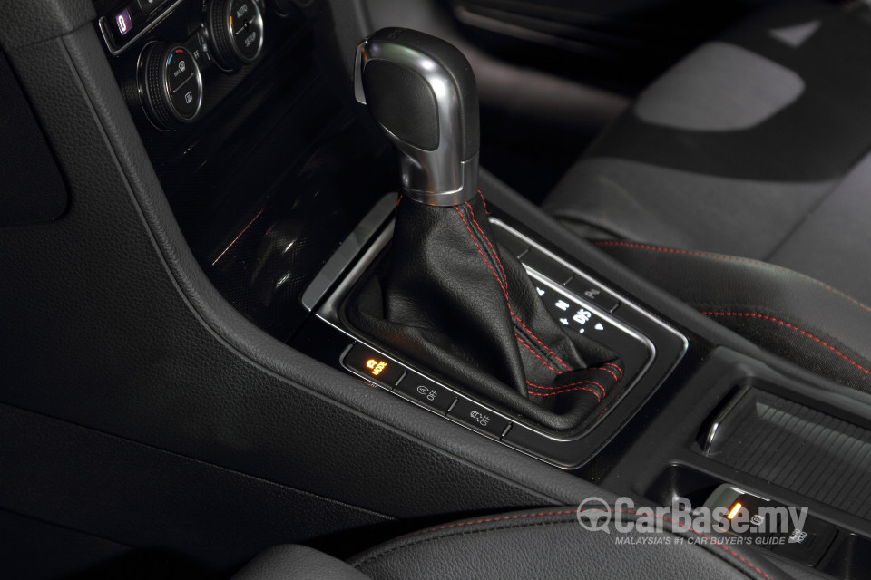 Volkswagen Golf GTI Mk7 (2013) Interior