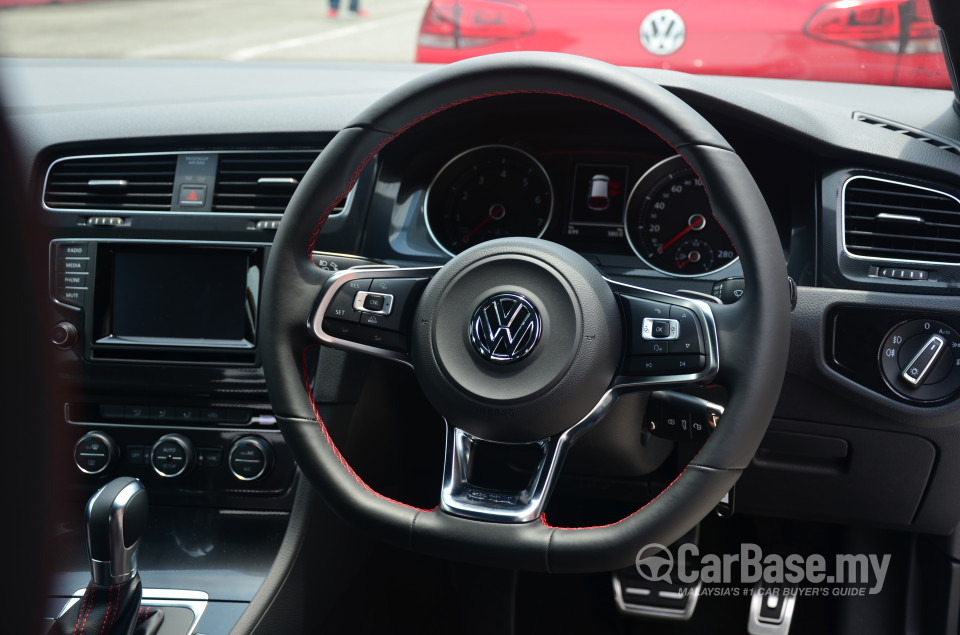 Volkswagen Golf GTI Mk7 (2013) Interior