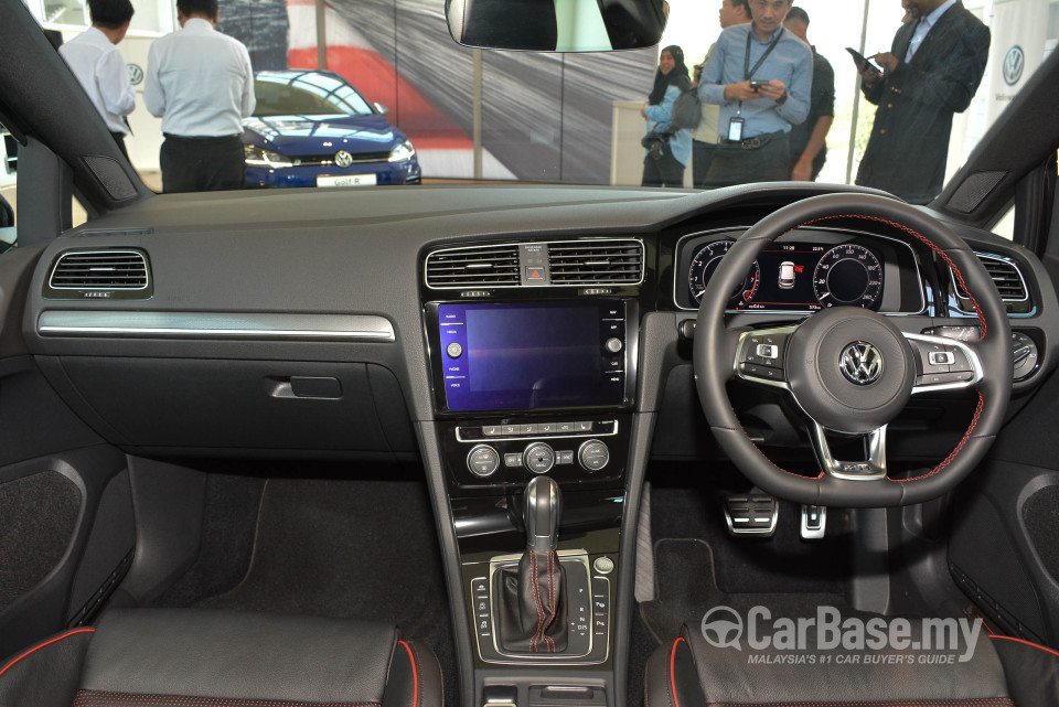 Volkswagen Golf GTI Mk7.5 (2018) Interior