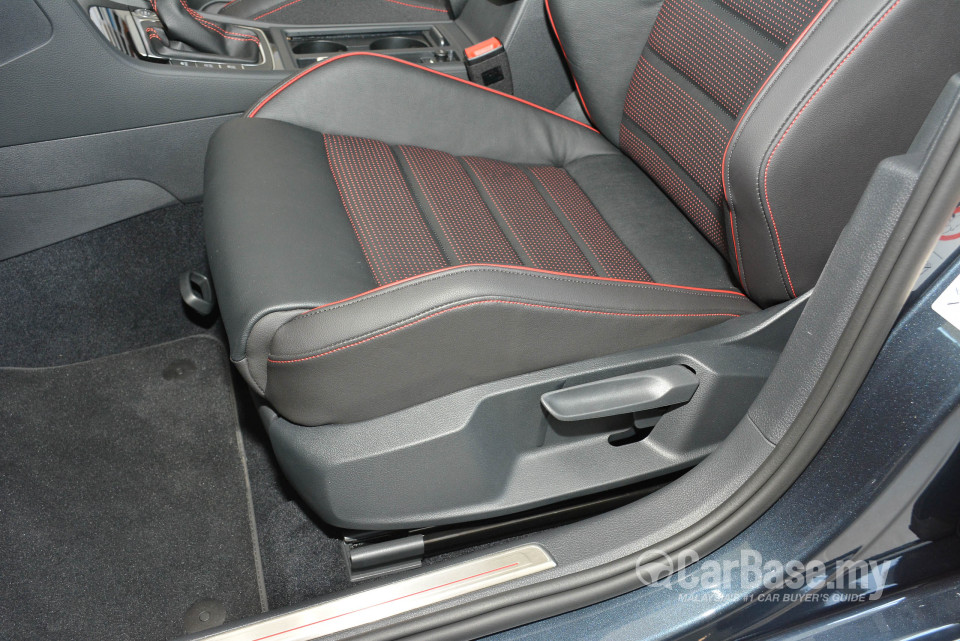 Volkswagen Golf GTI Mk7.5 (2018) Interior