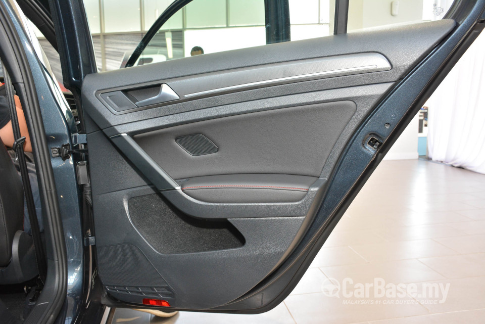 Volkswagen Golf GTI Mk7.5 (2018) Interior