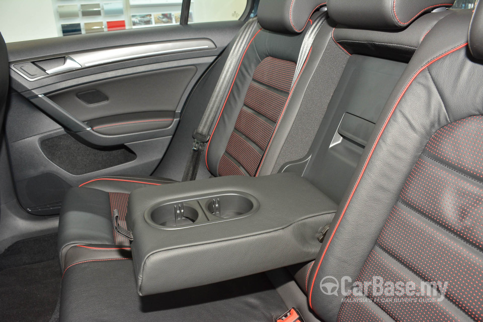 Volkswagen Golf GTI Mk7.5 (2018) Interior