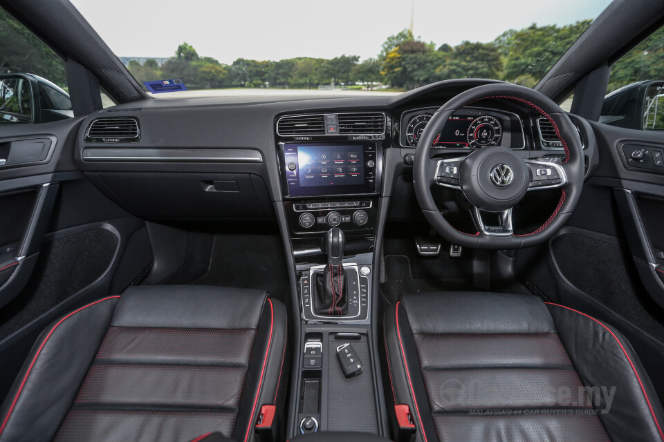 Mercedes-Benz SLC R172 Facelift (2016) Interior